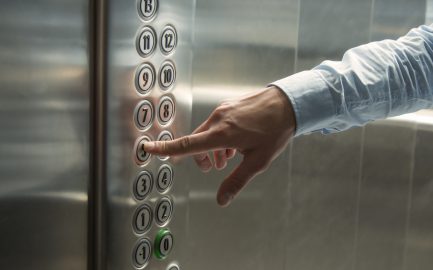Wohn Guide: Der Aufzug – Zuständigkeit und Kosten