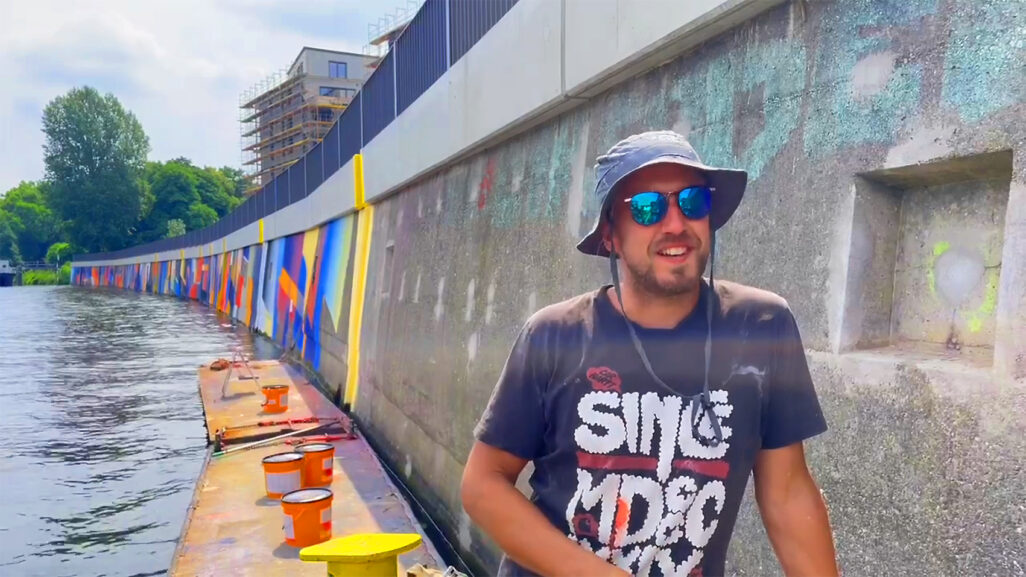 Building and art: a new mural on the banks of the Spree