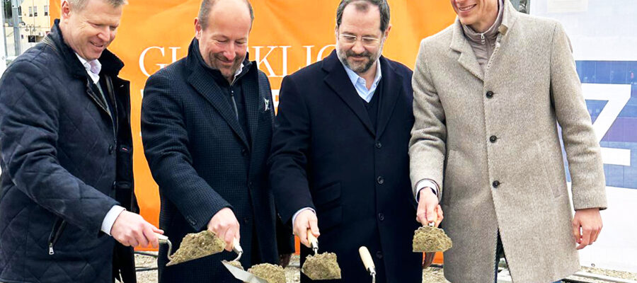 Feierliche Grundsteinlegung in Weingarten